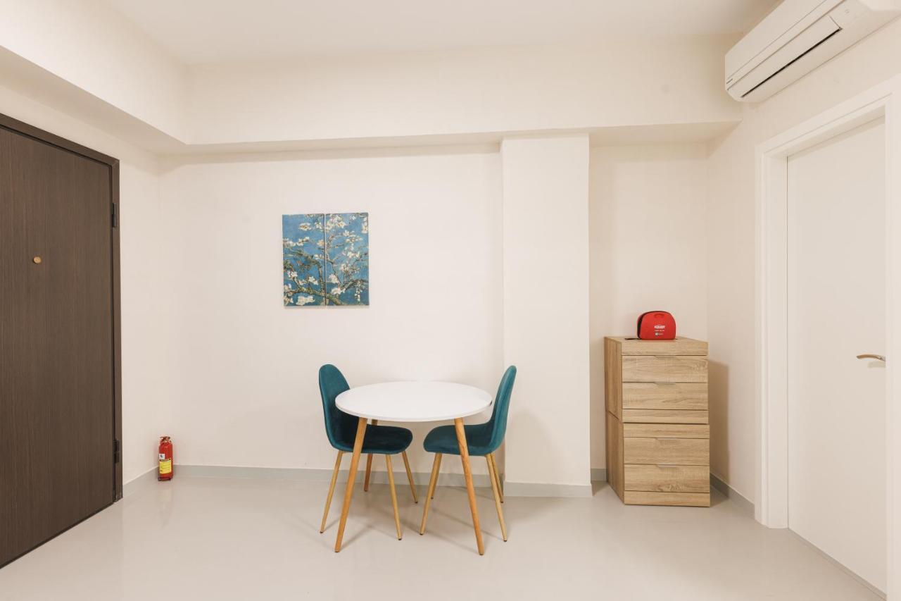 Fully Renovated Luxurious Semi-Basement Studio Athen Eksteriør bilde