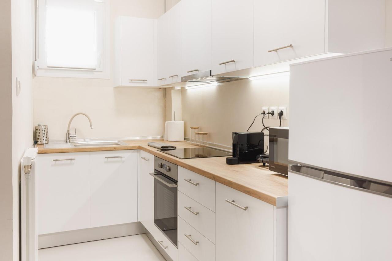 Fully Renovated Luxurious Semi-Basement Studio Athen Eksteriør bilde