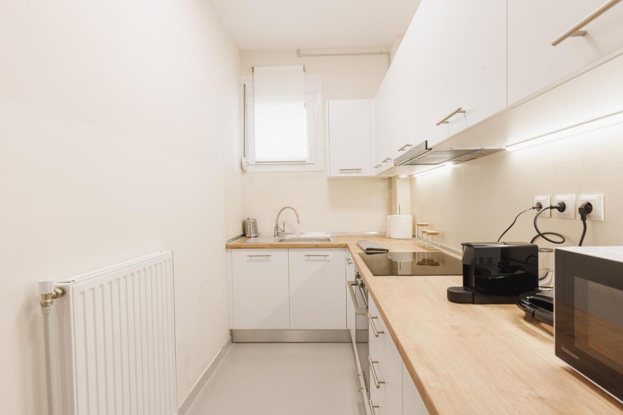 Fully Renovated Luxurious Semi-Basement Studio Athen Eksteriør bilde